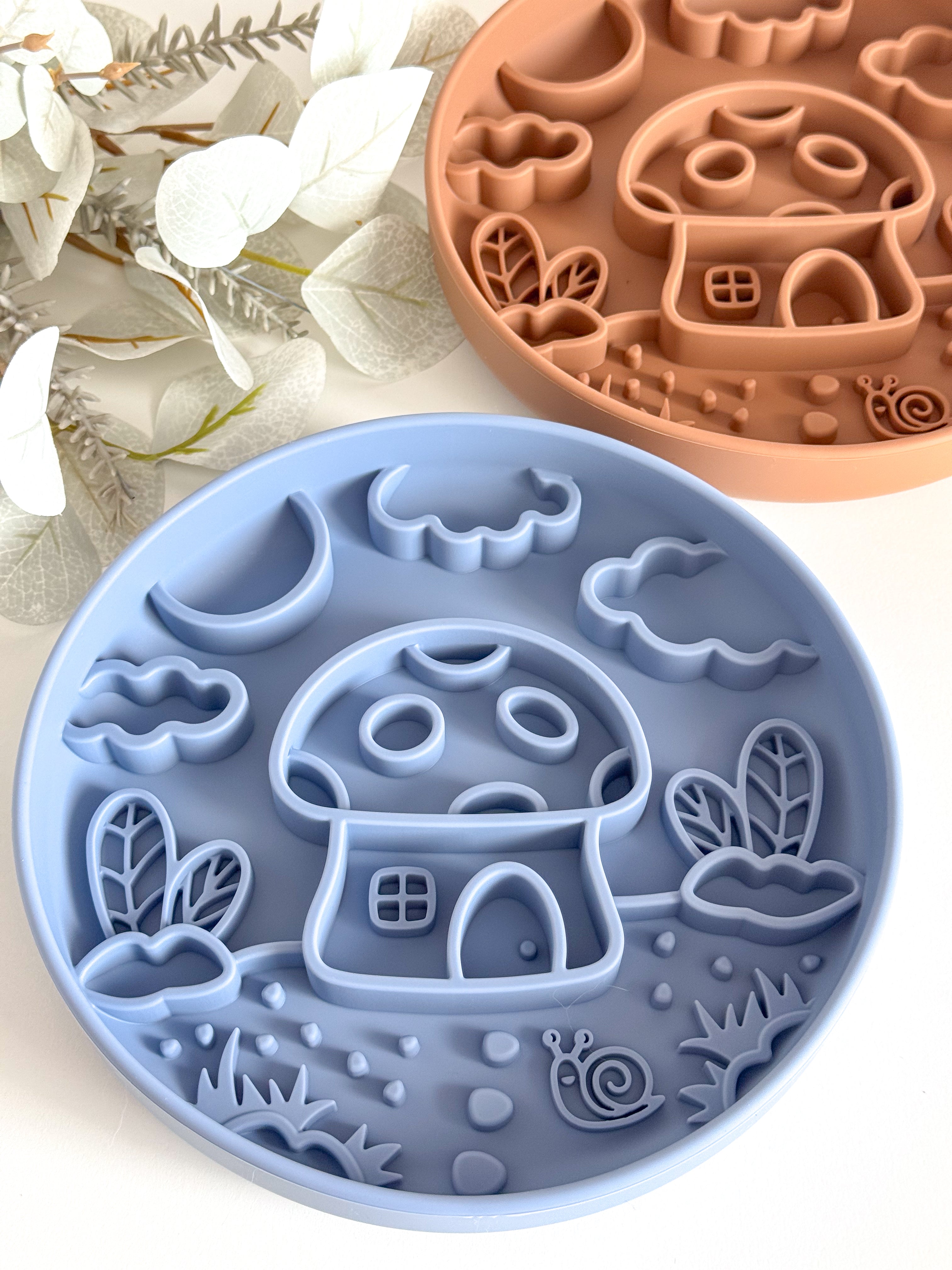 Slow Bowl Magic Mushroom – Feeding Mat Dog Bowl | BPA-Free Silicone Pet Bowl